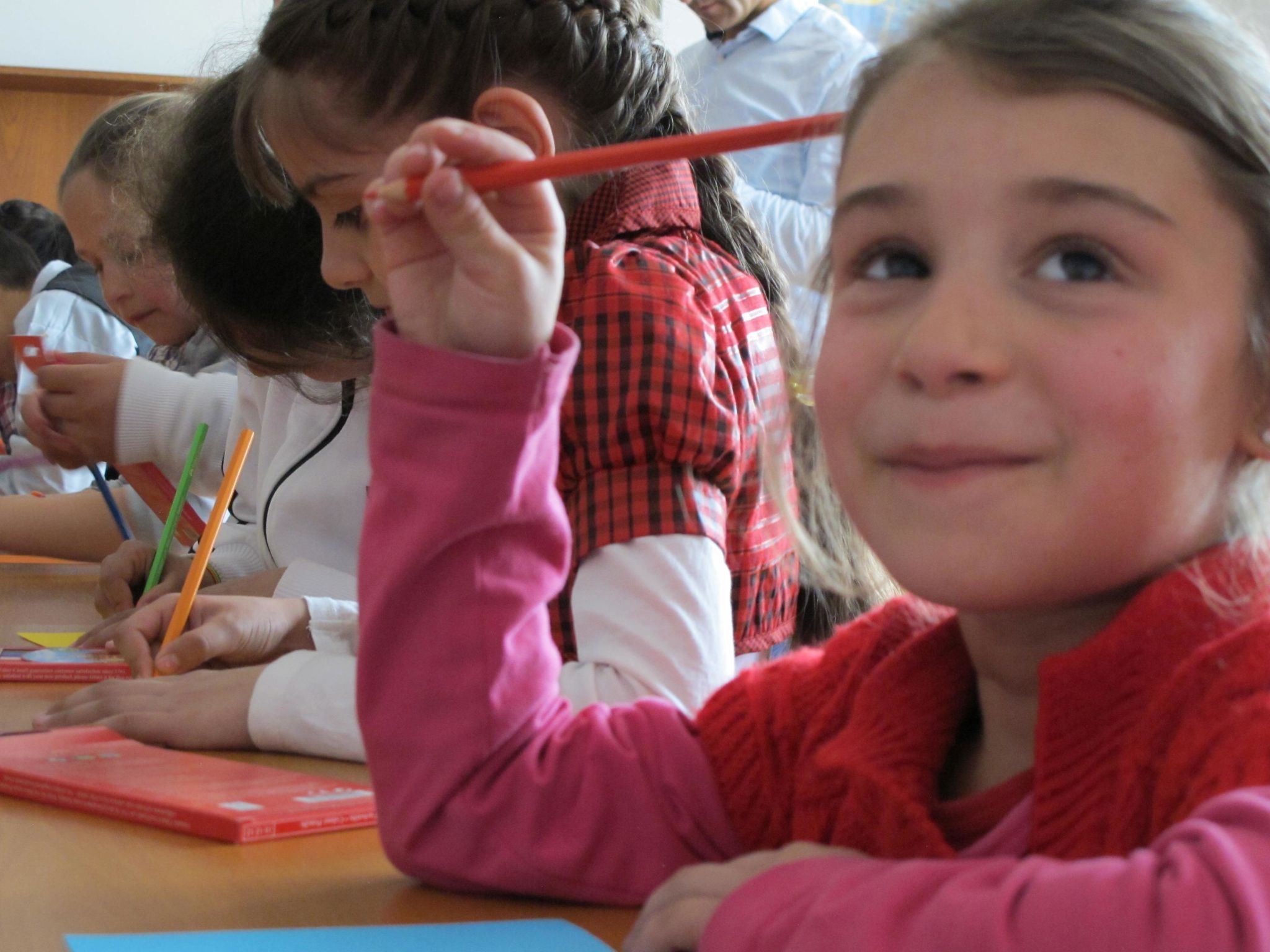 Schülerin einer Roma-Schule in Sacele in Rumänien