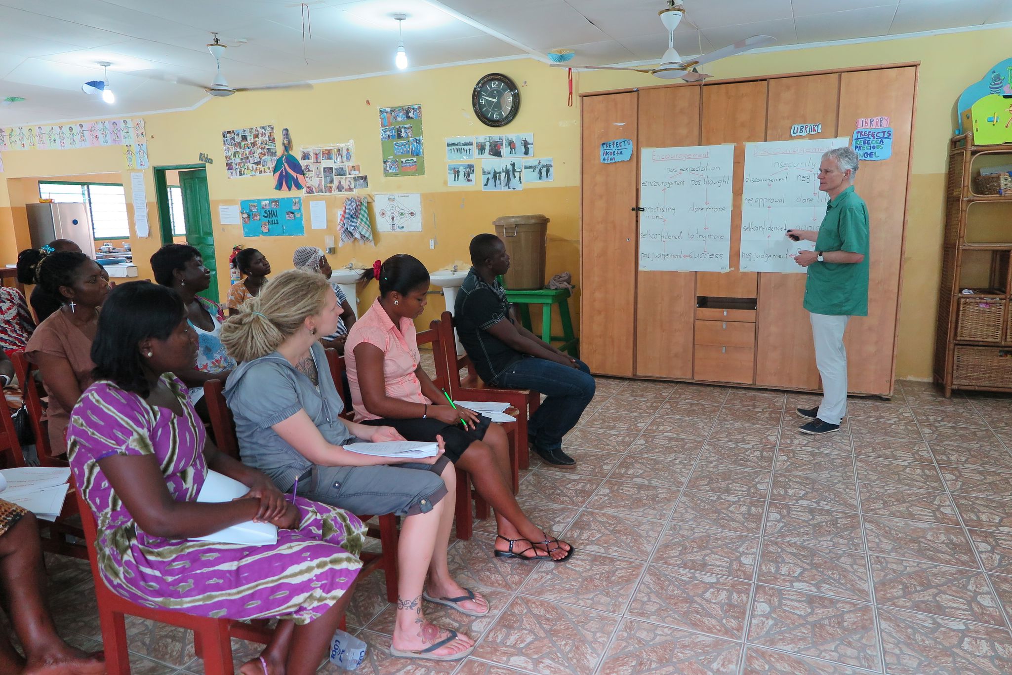 Urs Ruckstuhl. Workshop im Heim von "Chance for Children" in Hebron, ausserhalb von Accra.